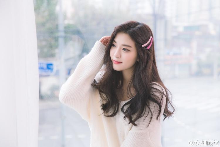 重庆一小镇现“刀片民宿”  最窄处仅56厘米